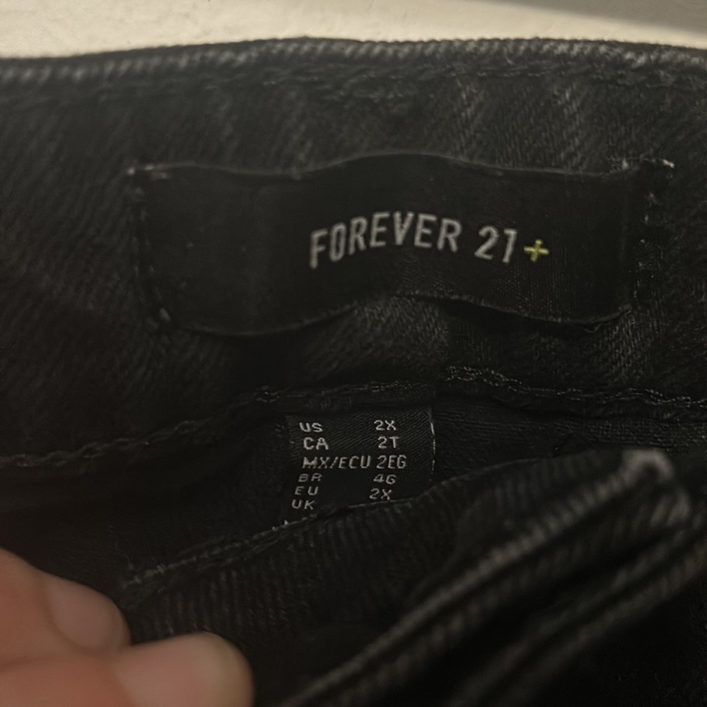 Forever 21 plus 2x black denim skirt - Picture 3 of 4